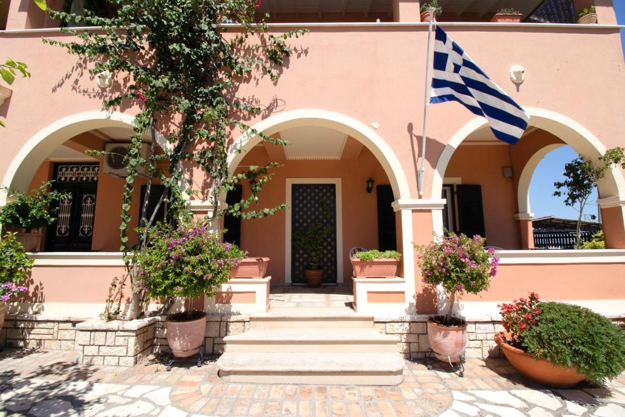The Red Bougainvillea Apartments Kanálion Exterior foto